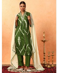 Floral Embroidered A-Line Silk Blend Kurta & Trousers Sets-2C24KPTDR0010 Green